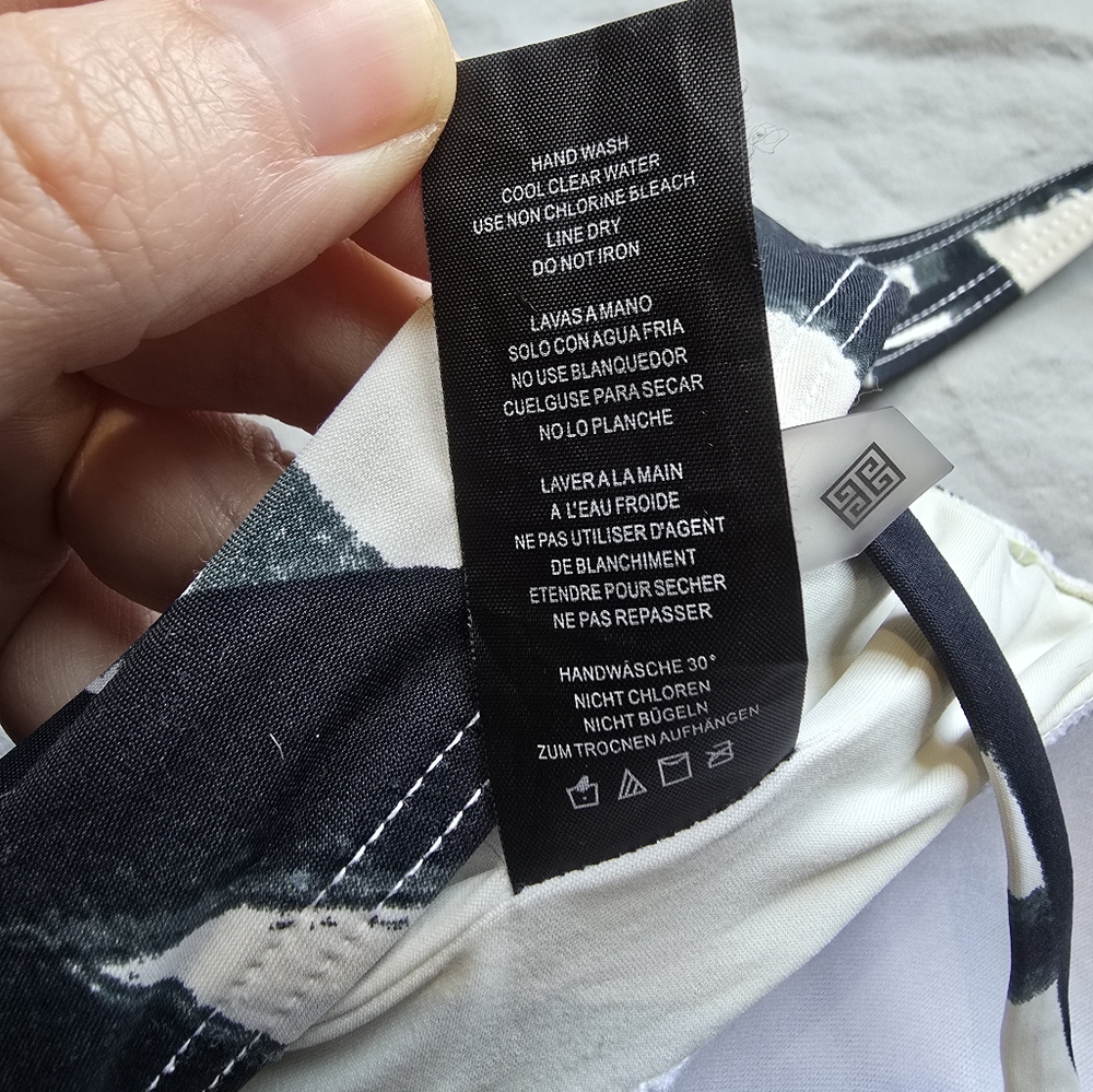 Miraclesuit Monochrome Graphic One Piece - Picture 11 of 11